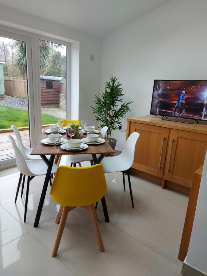 Central Ashford Stay - Contractors & Families Welcome - Free Parking Экстерьер фото