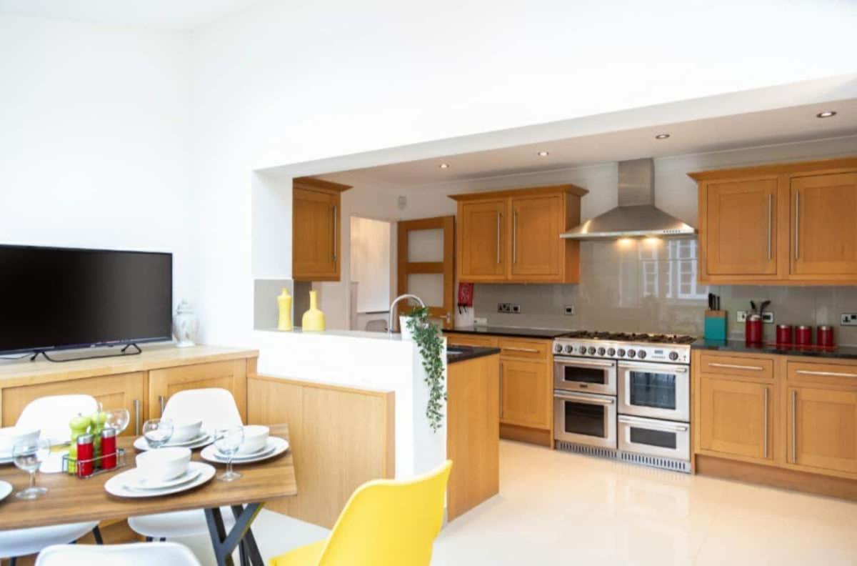 Central Ashford Stay - Contractors & Families Welcome - Free Parking Экстерьер фото